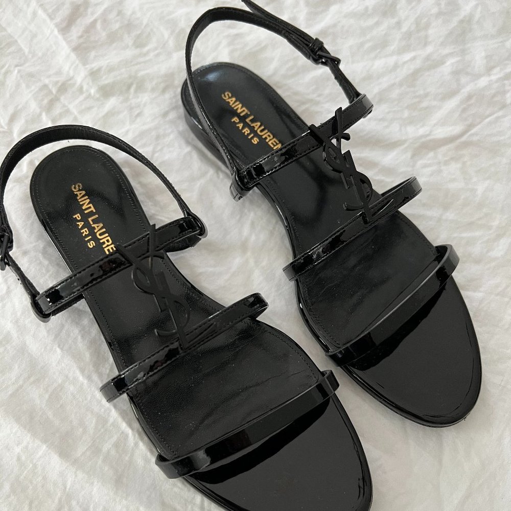 DESIGNER - Like NEW - YSL - St. Laurent Blk. patent leather sandals